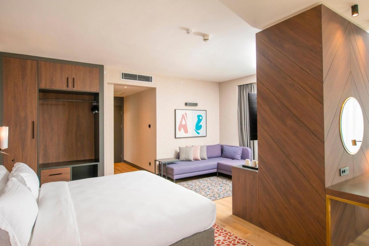 Crowne Plaza By Ihg Otel