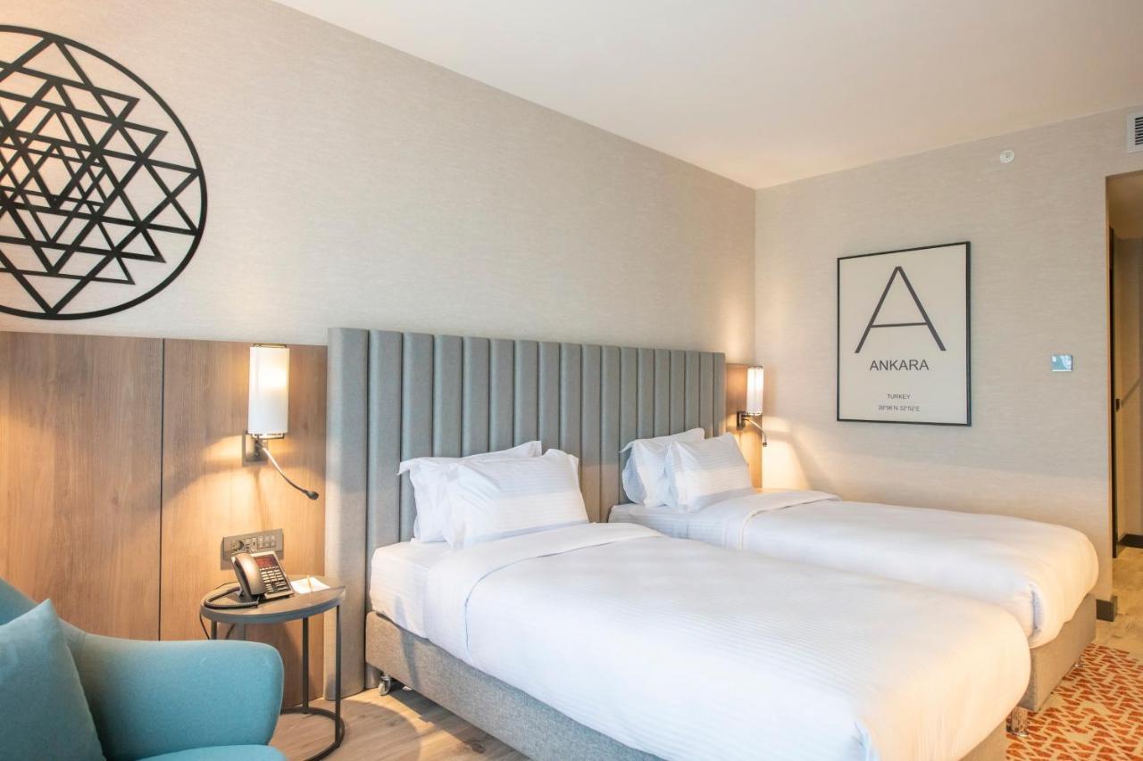 Crowne Plaza By Ihg Otel