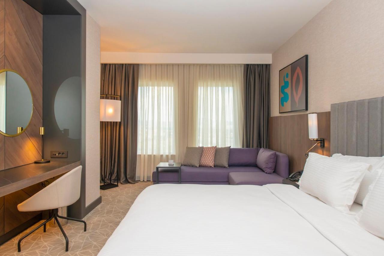 Crowne Plaza By Ihg Otel